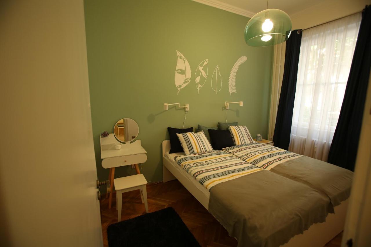 Castle Courtyard Hideaway Apartment Budapest Luaran gambar