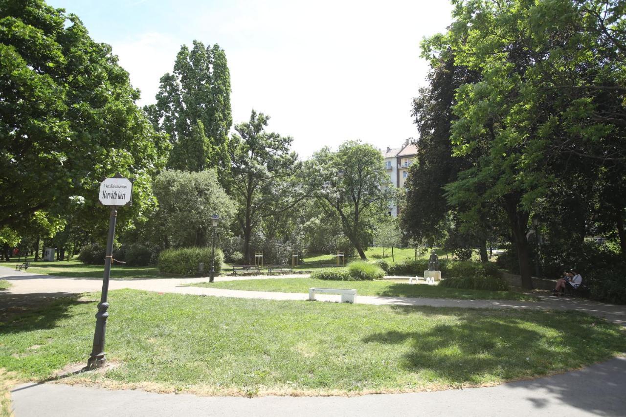 Castle Courtyard Hideaway Apartment Budapest Luaran gambar