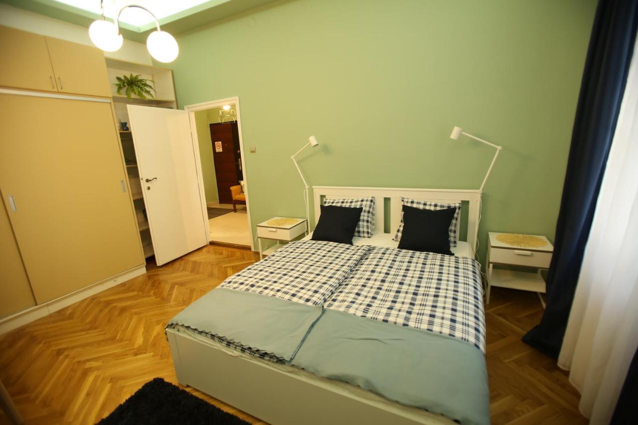 Castle Courtyard Hideaway Apartment Budapest Luaran gambar