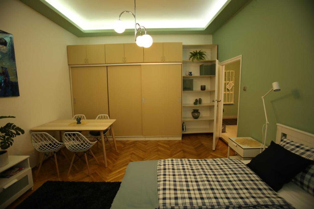 Castle Courtyard Hideaway Apartment Budapest Luaran gambar